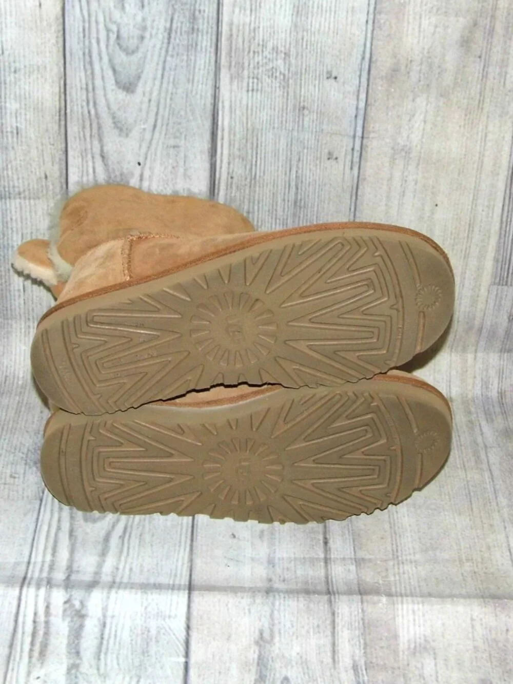UGG Arielle Bow Chestnut Suede/Sheepskin Boots Womens Size 8